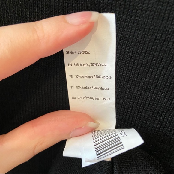 Black Knit Bodycon Dress with Belt and Pockets - Picture 4 of 4